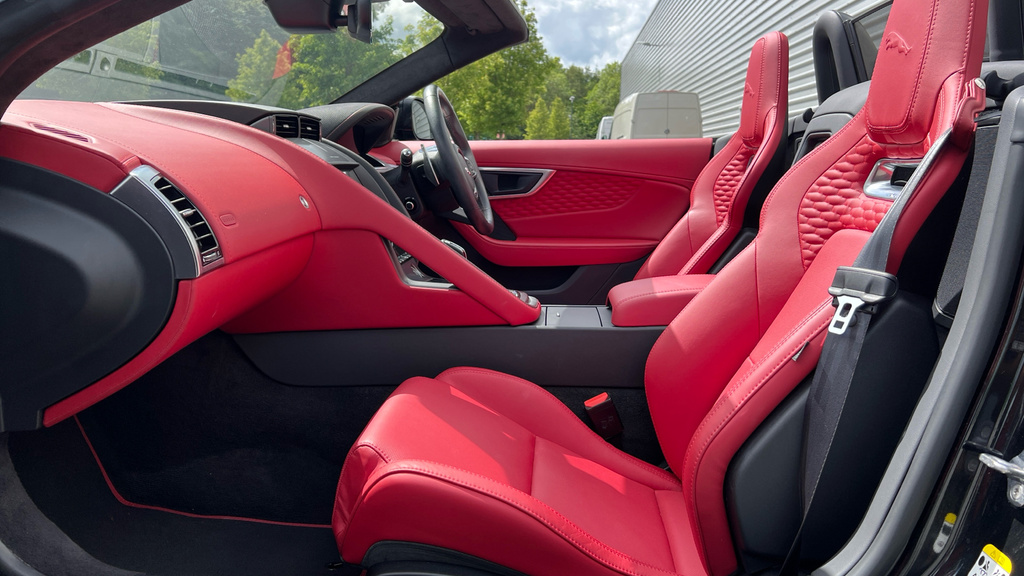 Jaguar F-Type F-type 2.0 P300 First Edition Black #3