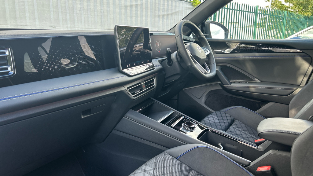 Volkswagen Tiguan Tiguan 1.5 Etsi 150 R-line Dsg KY75PDV Grey #2