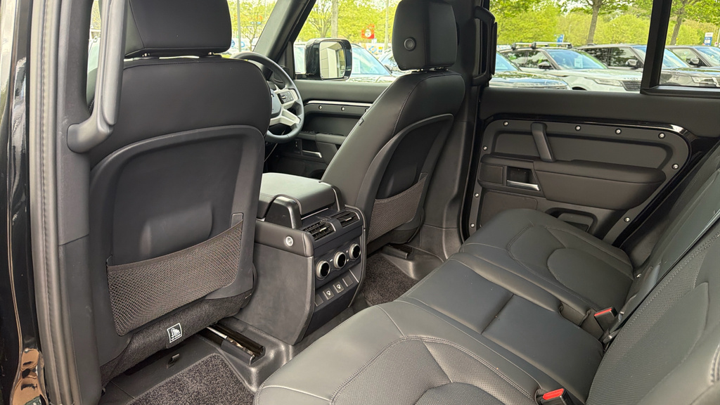 Land Rover Defender 130 Defender 3.0 D350 X-dynamic Hse 130 Black #4