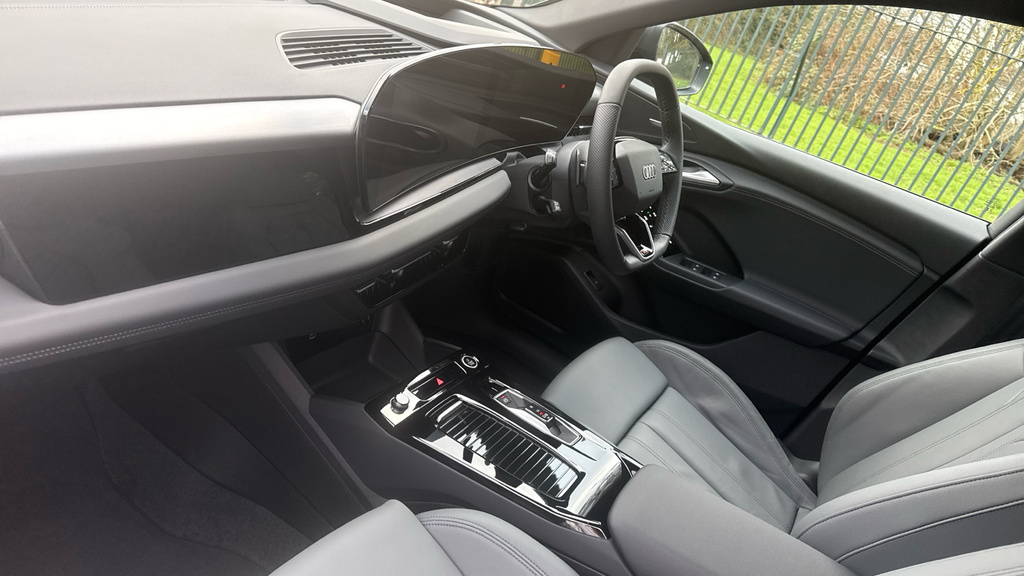 Audi Q6 E-Tron Audi Q6 Sportback S Line E-tron Quattro 285,00 Kw LY75PZM Grey #2