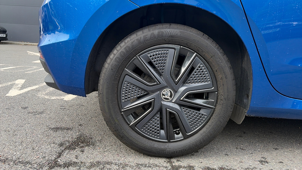 Skoda Fabia Fabia 1.0 Tsi Colour Edition GK23PFV Black #5