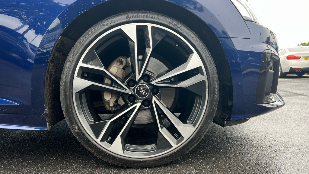 Audi A5 A5 40 Tfsi 204 Black Edition S Tronic WF22FNZ Blue #5