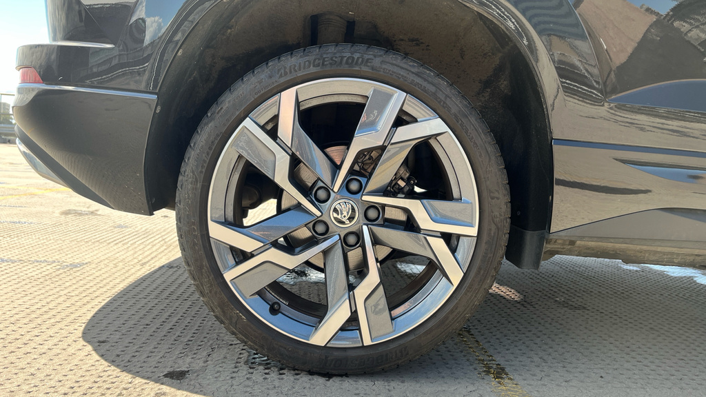 Skoda Karoq Karoq 1.5 Tsi Sportline Dsg EU74FRZ Black #5