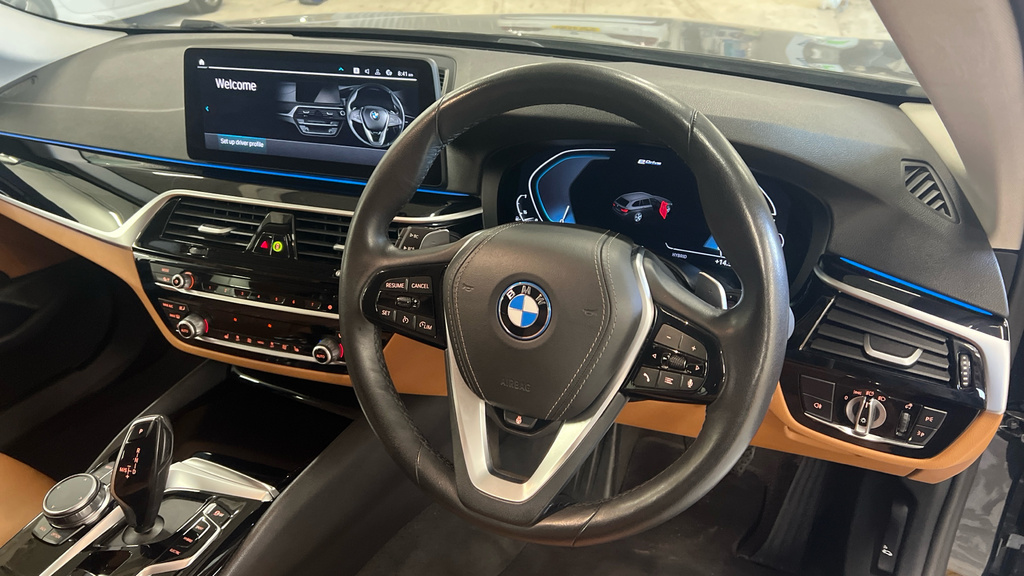 BMW 5 Series 5 Series 530E Se YK23VPH Black #5
