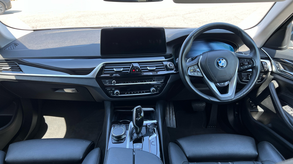 BMW 5 Series 5 Series 530E Se YK23VAB Black #4