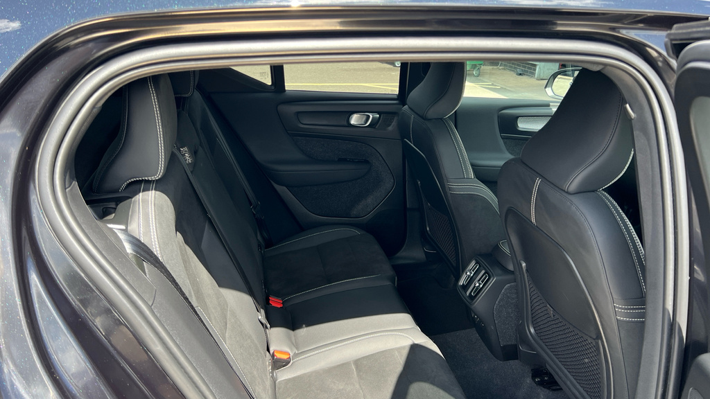 Volvo XC40 Xc40 2.0 B4p Ultimate Dark CJ23SYV Black #6