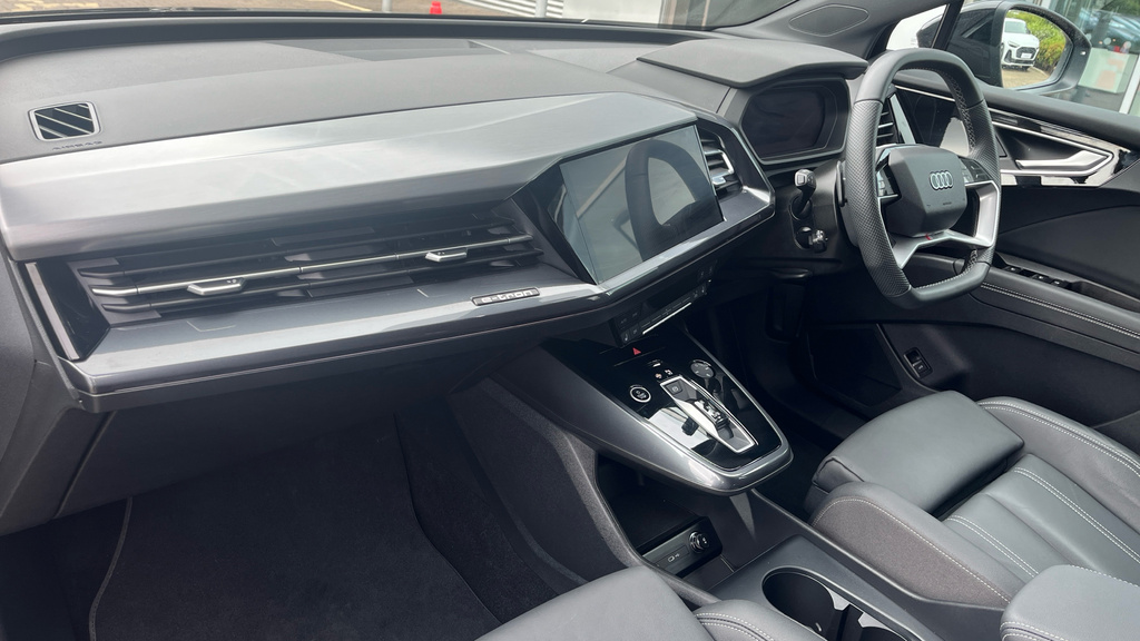Audi Q4 E Tron Q4 210Kw 45 82Kwh Black Edition KN75WXW Black #2