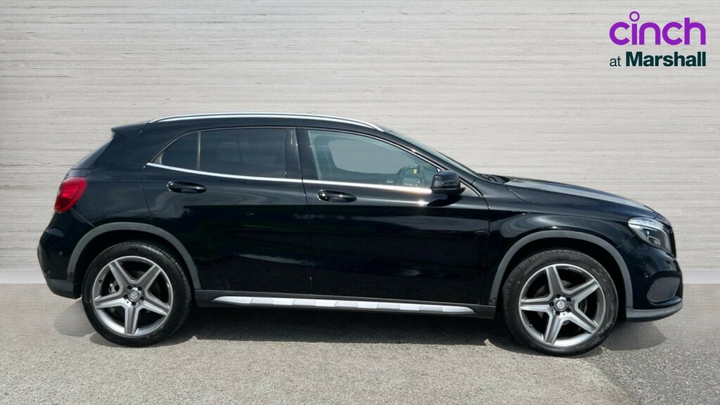 Mercedes-Benz GLA Class Gla 200D Amg Line Premium FN17KWK Black #2