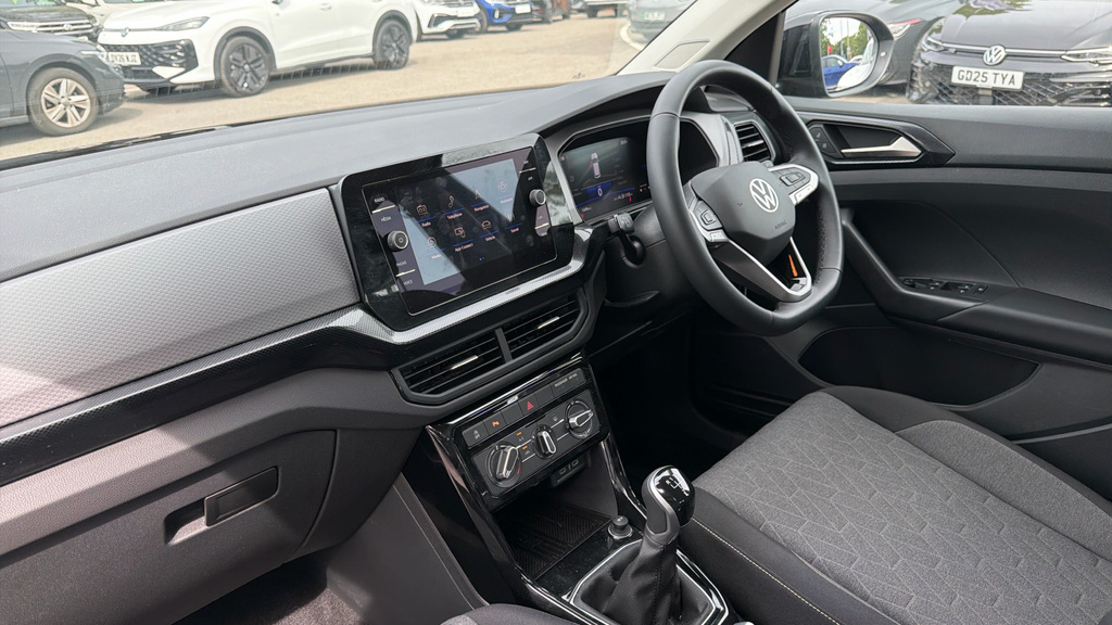 Volkswagen T-Cross T-cross Life 1.0 Tsi 95Ps 5-Speed Black #2