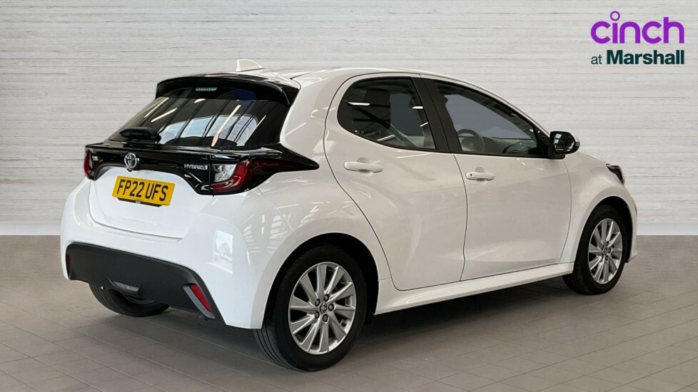 Toyota Yaris Yaris 1.5 Hybrid Icon Cvt FP22UFS White #3