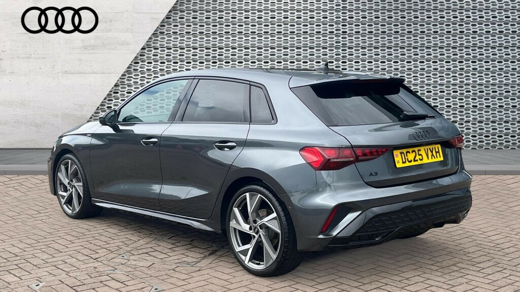 Audi A3 A3 35 Tfsi Black Edition S Tronic DC25VXH Grey #3