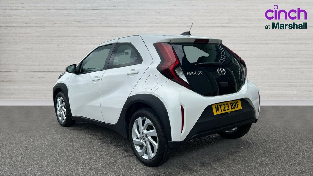 Toyota Aygo X Aygo X 1.0 Vvt-i Pure MT23BRF White #5