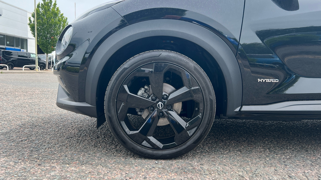 Nissan Juke Juke 1.6 Hybrid Tekna OW74YGV Black #4