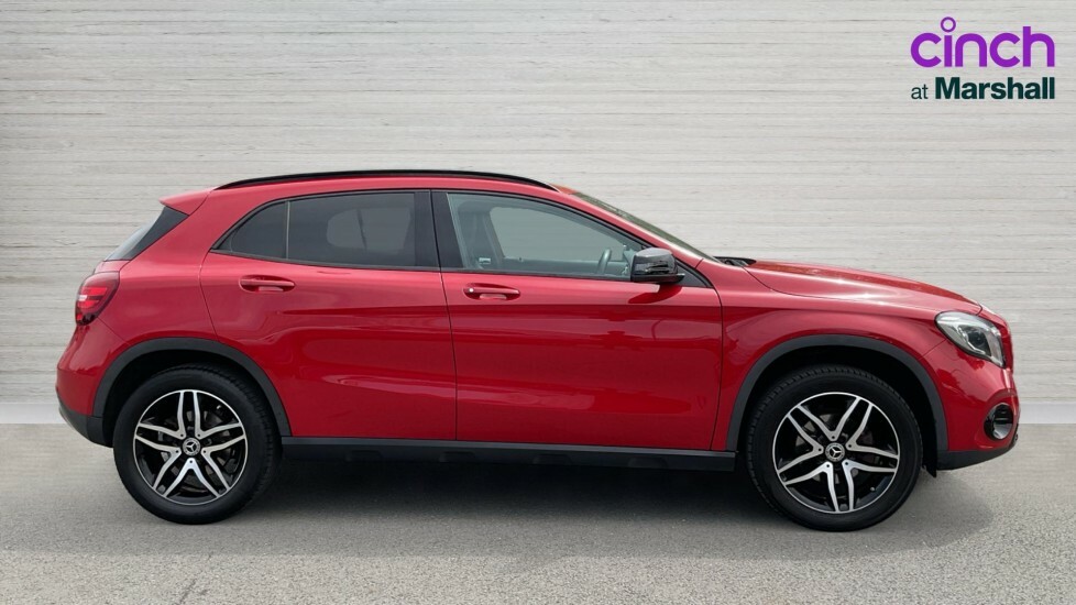 Mercedes-Benz GLA Class Gla 180 Urban Edition KD19XWJ Red #2