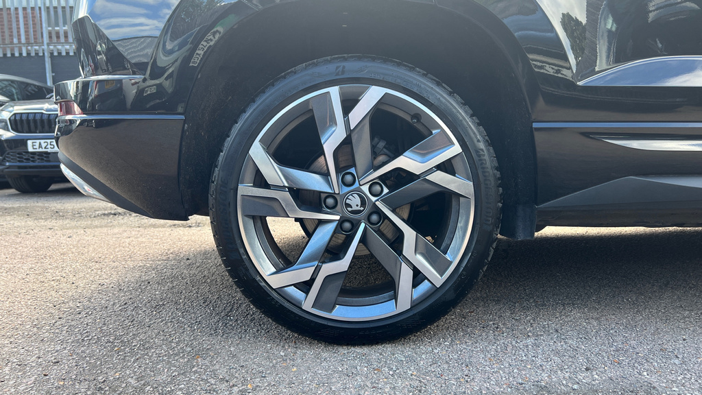 Skoda Karoq Karoq 1.5 Tsi Sportline Edition Dsg EO75XKF Black #5