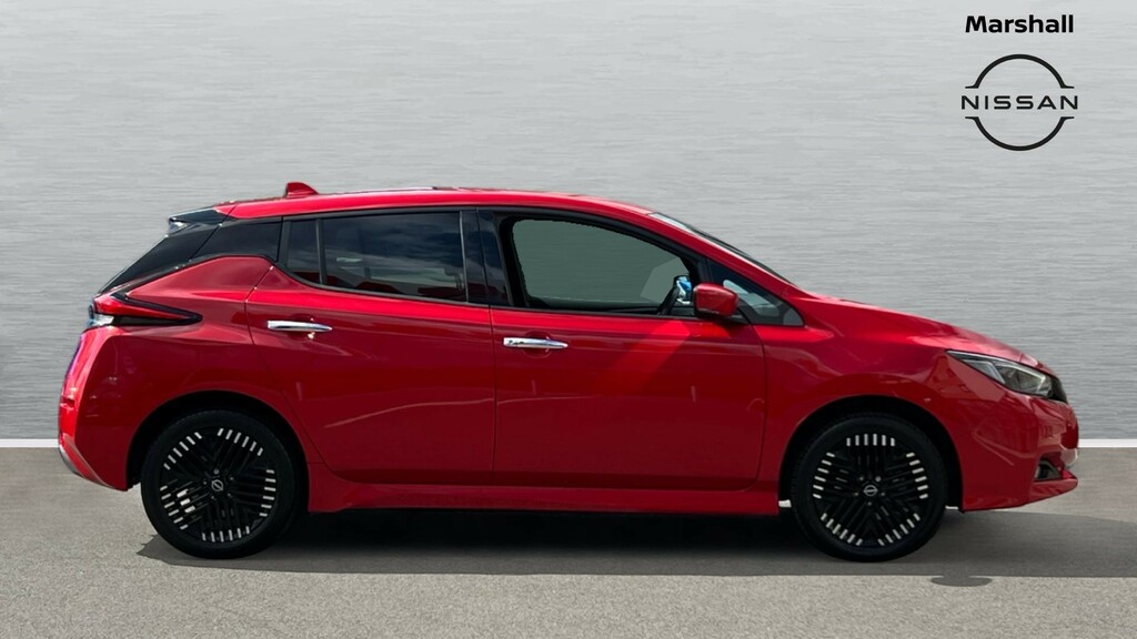 Nissan Leaf Leaf 160Kw E N-connecta 59Kwh FV22XMW Red #3