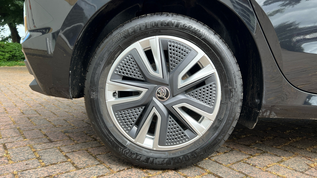 Skoda Fabia Fabia 1.0 Tsi 110 Se Comfort RJ23HPU Black #5
