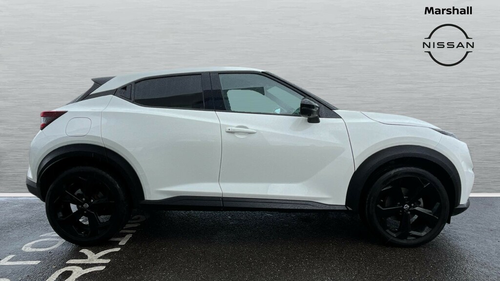 Nissan Juke Juke 1.6 Hybrid Tekna DY74HRR White #3