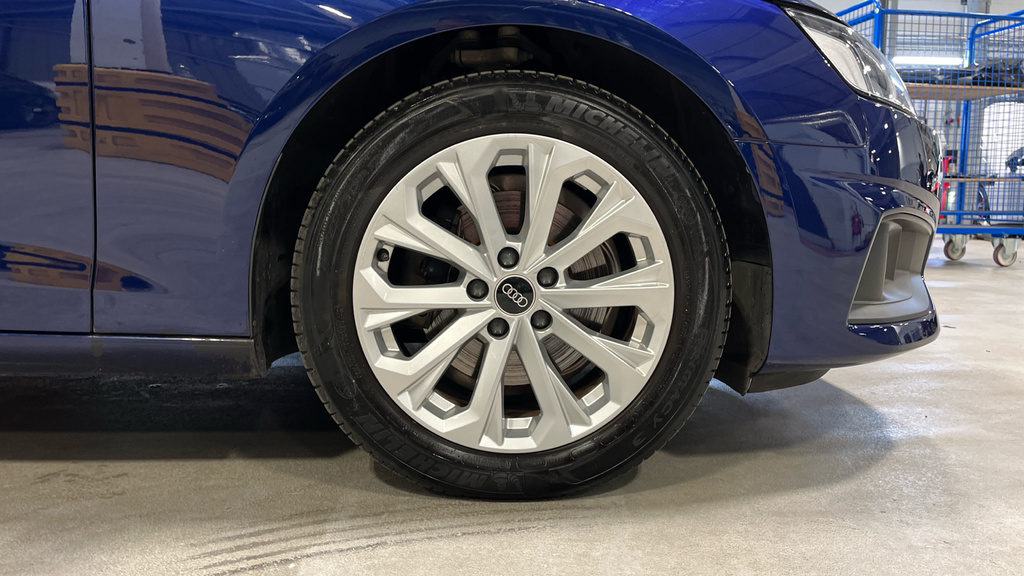 Audi A4 A4 35 Tfsi Technik S Tronic YD23DHG Blue #5