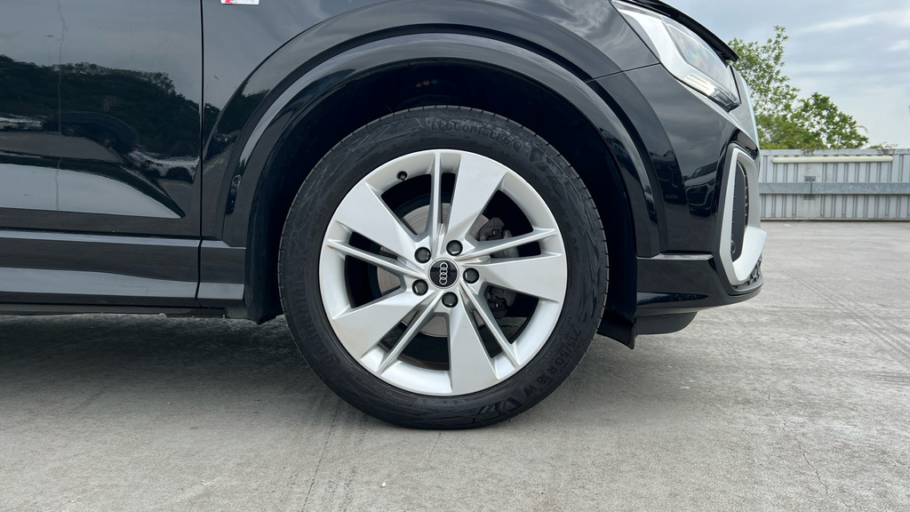 Audi Q2 Q2 35 Tfsi S Line S Tronic YE23BUP Black #5