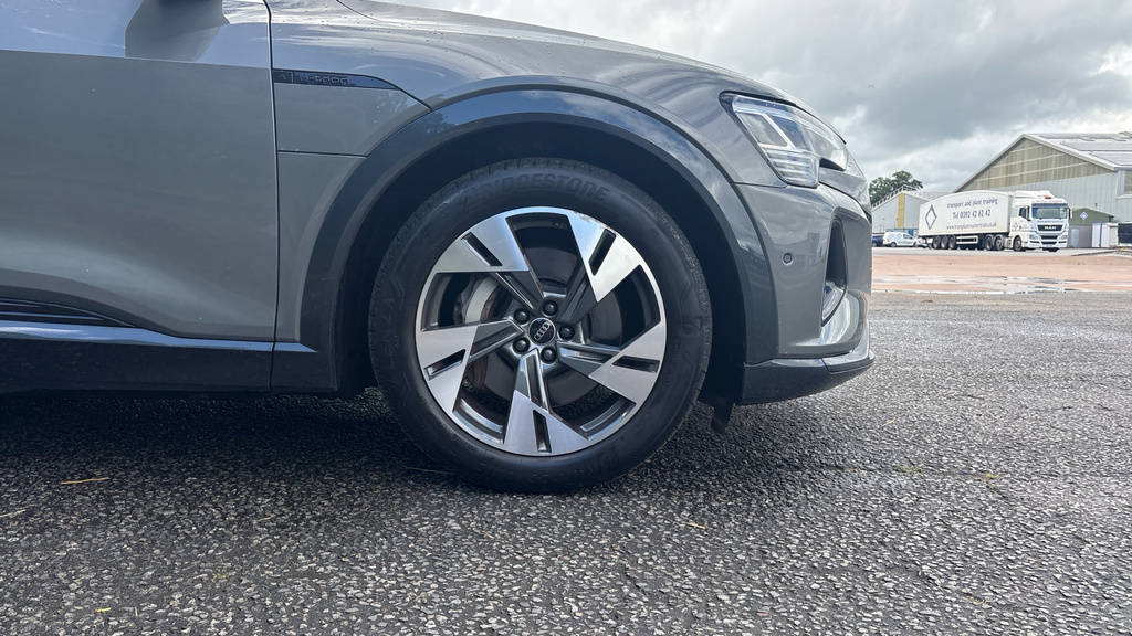 Audi Q8 e tron Q8 250Kw 50 Quattro 95Kwh Sport Grey #5