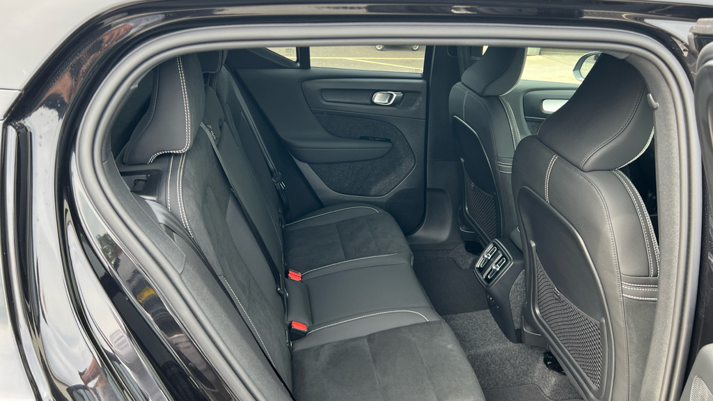 Volvo XC40 Xc40 2.0 B3p Plus Black Edition OO59PMC Black #6