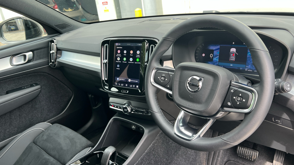 Volvo XC40 Xc40 2.0 B3p Plus Black Edition OO59PMC Black #4