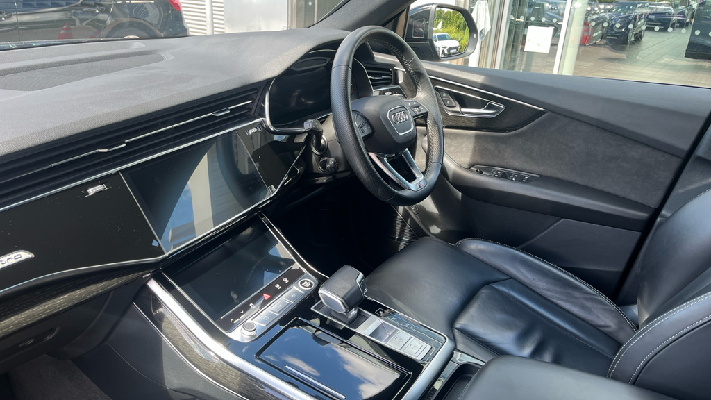 Audi Q8 Q8 55 Tfsi Quattro Black Edition Tiptronic LX72UOB Blue #2