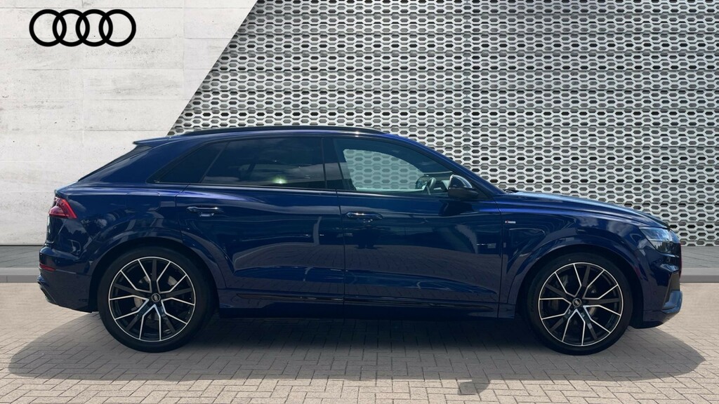 Audi Q8 Q8 55 Tfsi Quattro Black Edition Tiptronic LX72UOB Blue #4