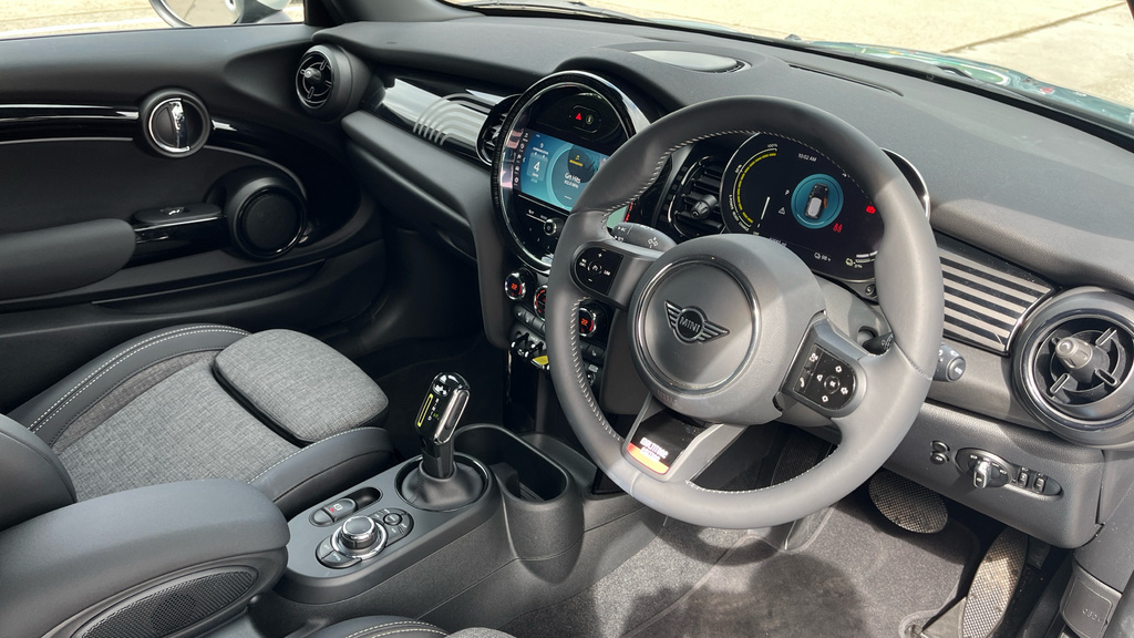 Mini Hatch Hatchback 135Kw Cooper S Multitone Edition 33Kwh 3 Green #6