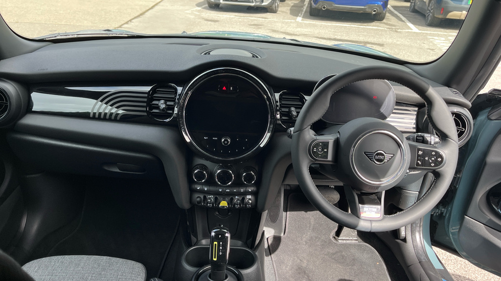 Mini Hatch Hatchback 135Kw Cooper S Multitone Edition 33Kwh 3 Green #4