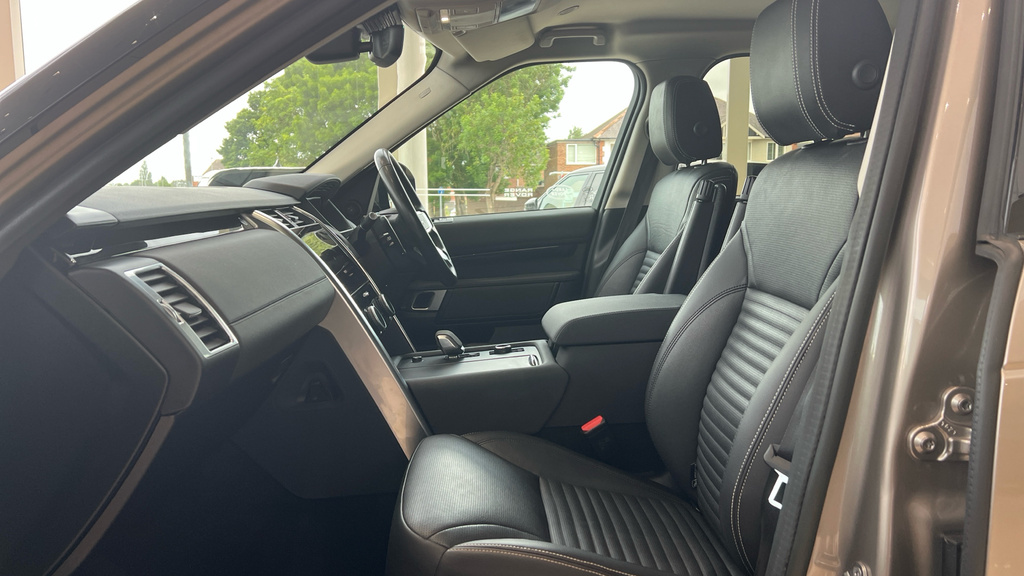 Land Rover Discovery Discovery 3.0 D250 S FM22AHU Brown #3