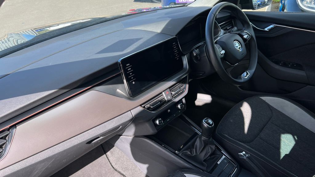 Skoda Kamiq Kamiq 1.5 Tsi Se GD23ZYO Black #2