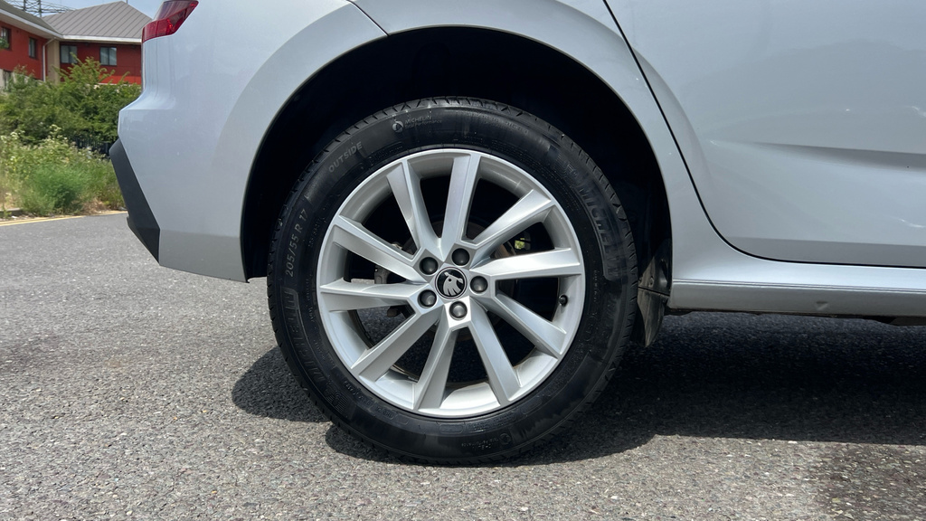 Skoda Kamiq Kamiq 1.0 Tsi 95 Se Edition GJ75CMX Silver #5
