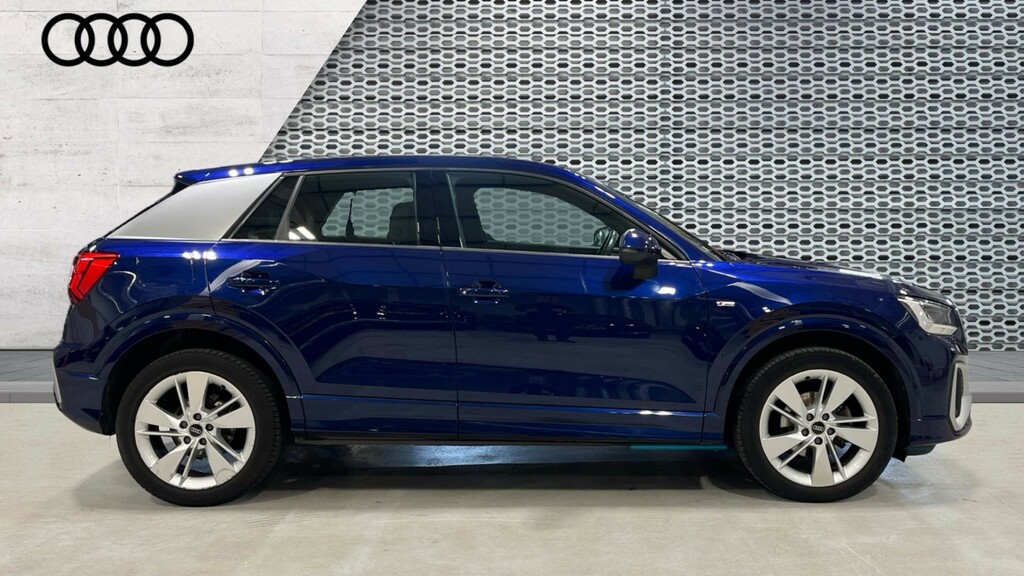 Audi Q2 Q2 35 Tfsi S Line S Tronic LV23VZC Blue #4