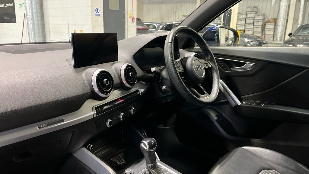 Audi Q2 Q2 35 Tfsi S Line S Tronic LV23VZC Blue #2