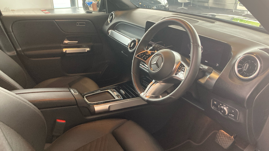 Mercedes-Benz GLB Class Glb 200 Sport Executive 7G-tronic KR25MGU Black #3