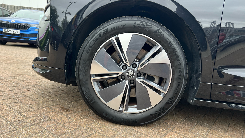 Skoda ENYAQ Enyaq 210Kw 85 Edition 82Kwh GF25VYP Black #5