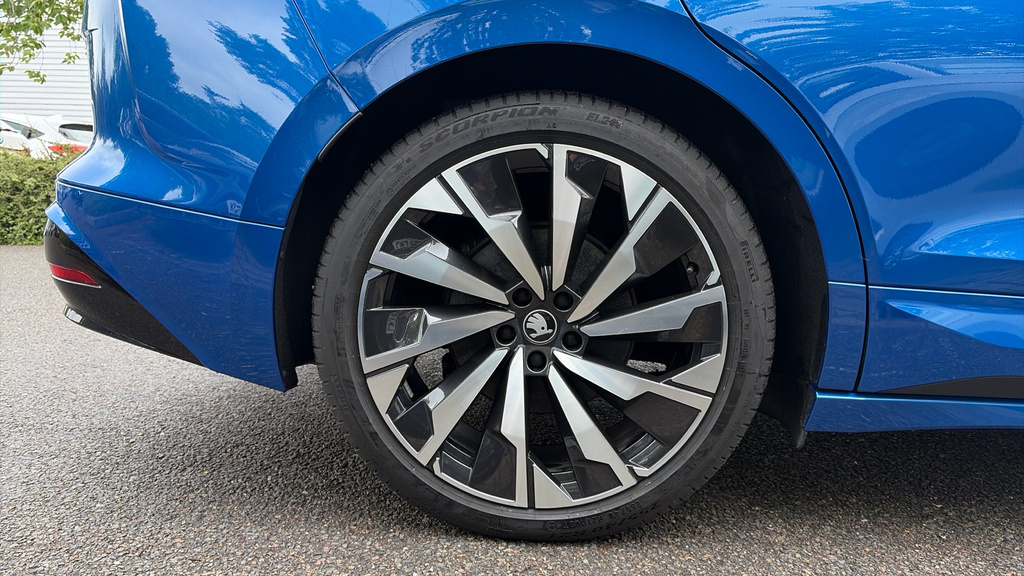Skoda ENYAQ Enyaq 210Kw 85X Sportline 82Kwh 4X4 KN75FYO Blue #5