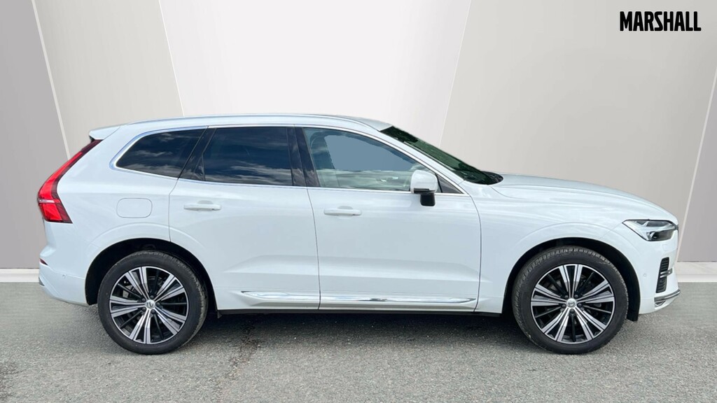 Volvo XC60 Xc60 2.0 B4d Inscription Pro Awd Geartronic YW71HVY White #3