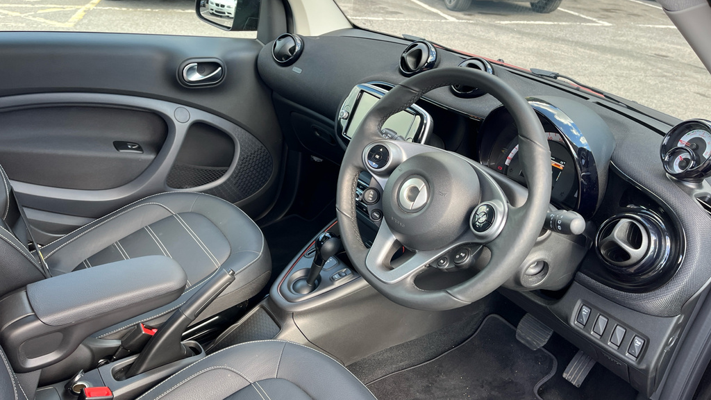 Smart Fortwo Coupe 60Kw Eq Prime Exclusive 17Kwh 22Kwch Black #9