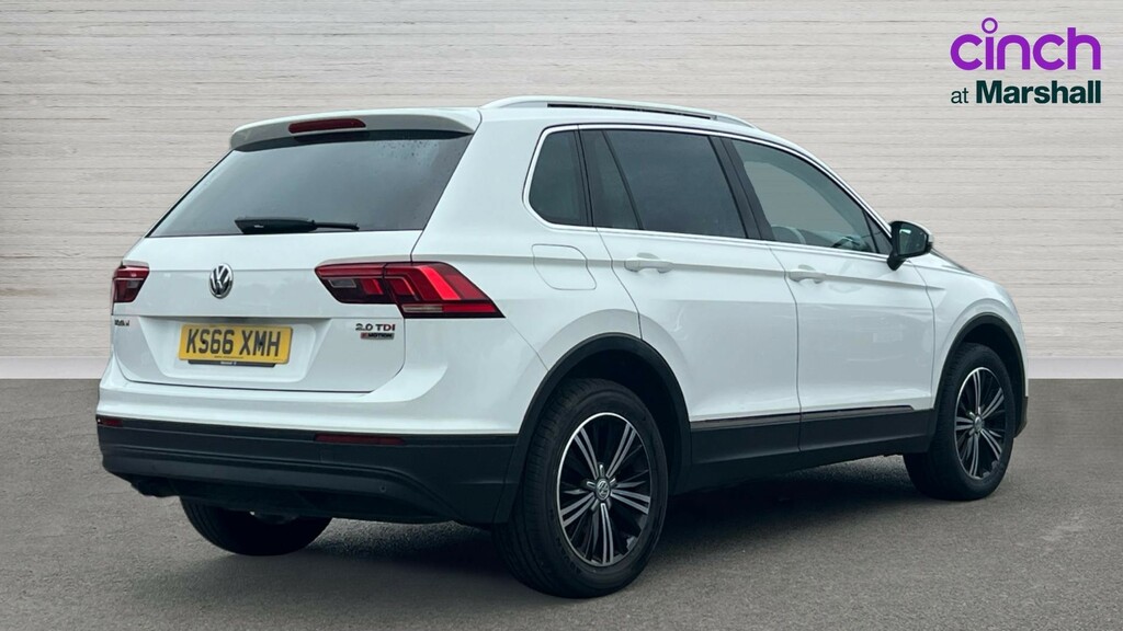 Volkswagen Tiguan Tiguan 2.0 Tdi 190 4Motion Se Nav Dsg KS66XMH White #3