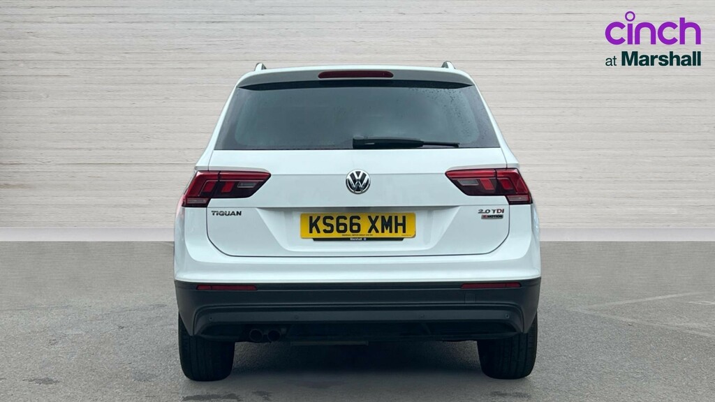 Volkswagen Tiguan Tiguan 2.0 Tdi 190 4Motion Se Nav Dsg KS66XMH White #4