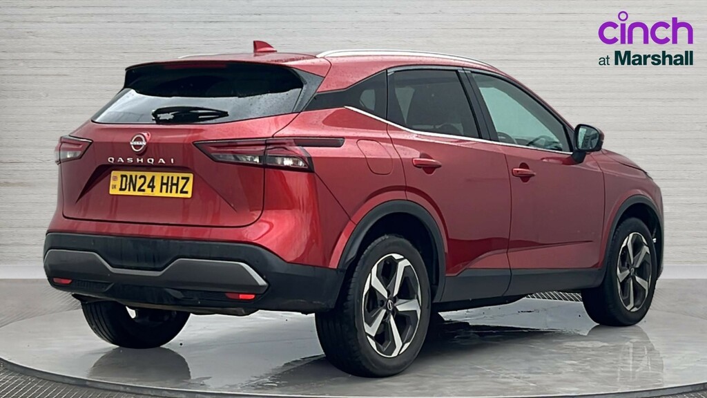 Nissan Qashqai Qashqai 1.3 Dig-t Mh 158 N-connecta Xtronic DN24HHZ Red #3