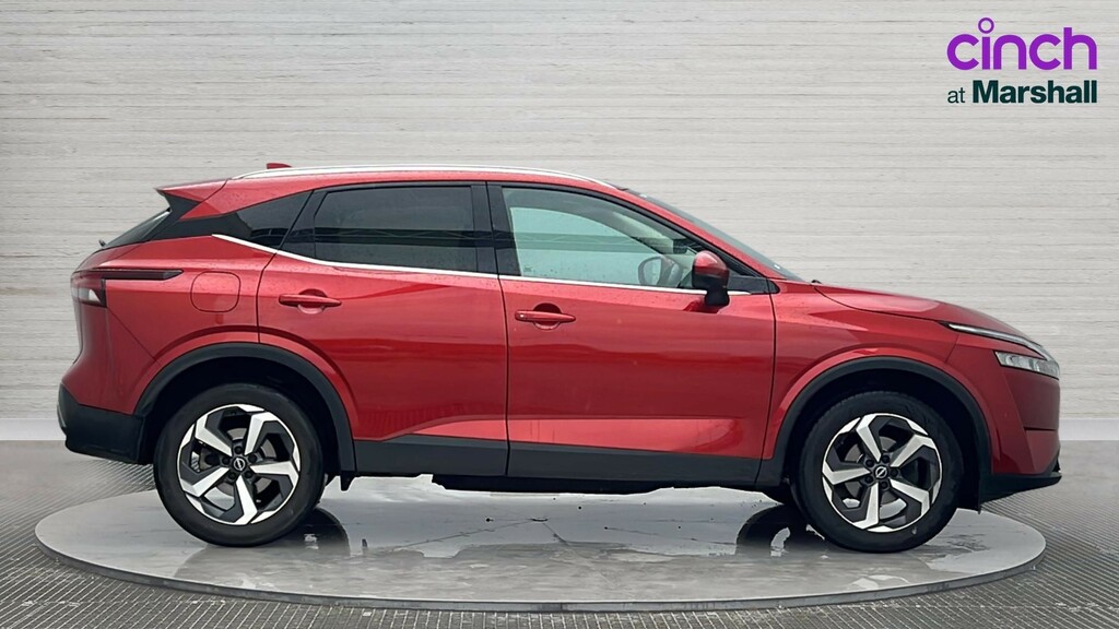 Nissan Qashqai Qashqai 1.3 Dig-t Mh 158 N-connecta Xtronic DN24HHZ Red #2