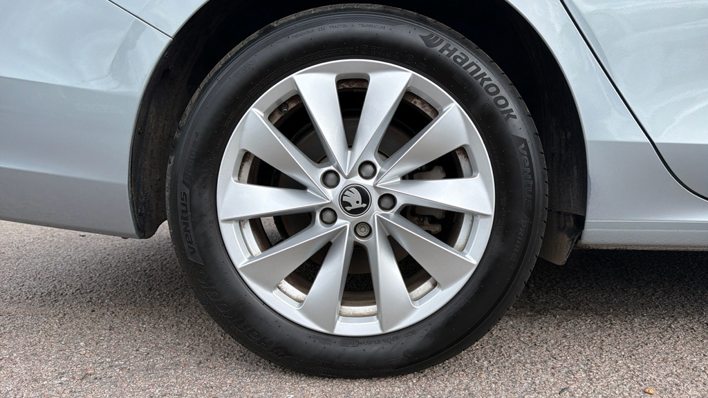 Skoda Superb Superb 1.5 Tsi Iv Se Technology Dsg GK25LFY Silver #5