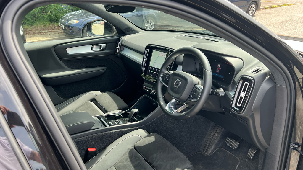 Volvo XC40 Xc40 2.0 B4p Plus Black Edition WF75DWC Black #4