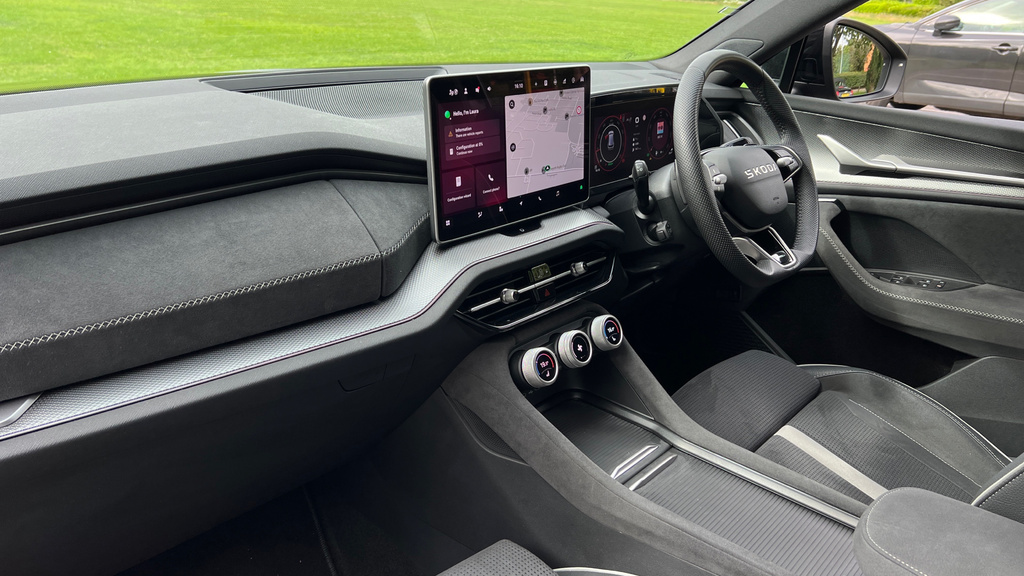Skoda Kodiaq Kodiaq 1.5 Tsi E-tec Sportline Dsg 7 Seat EA75VUJ Black #2