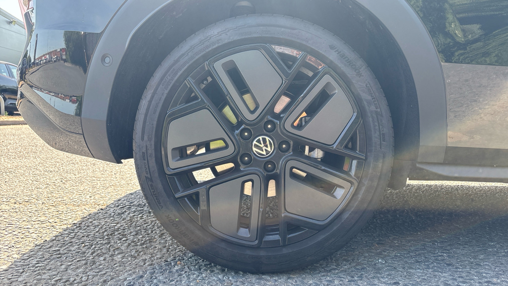 Volkswagen T-Roc T-roc R-line 1.5 Etsi 150Ps 7-Speed Dsg RE26FJK Black #5