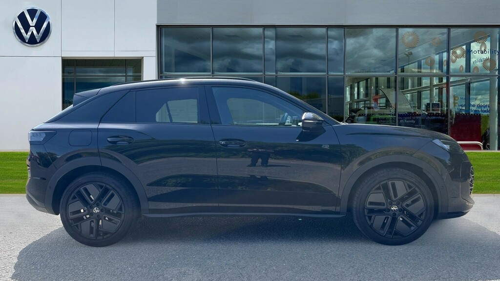Volkswagen T-Roc T-roc R-line 1.5 Etsi 150Ps 7-Speed Dsg RE26FJK Black #4